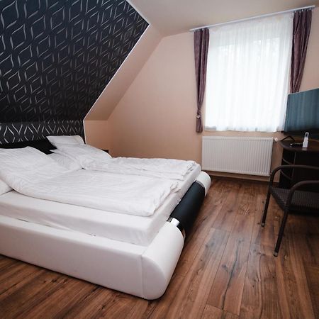 Ferienwohnung Videki Vendeghaz A Buekkben, Pezsgofuerdovel. Királd Exterior foto