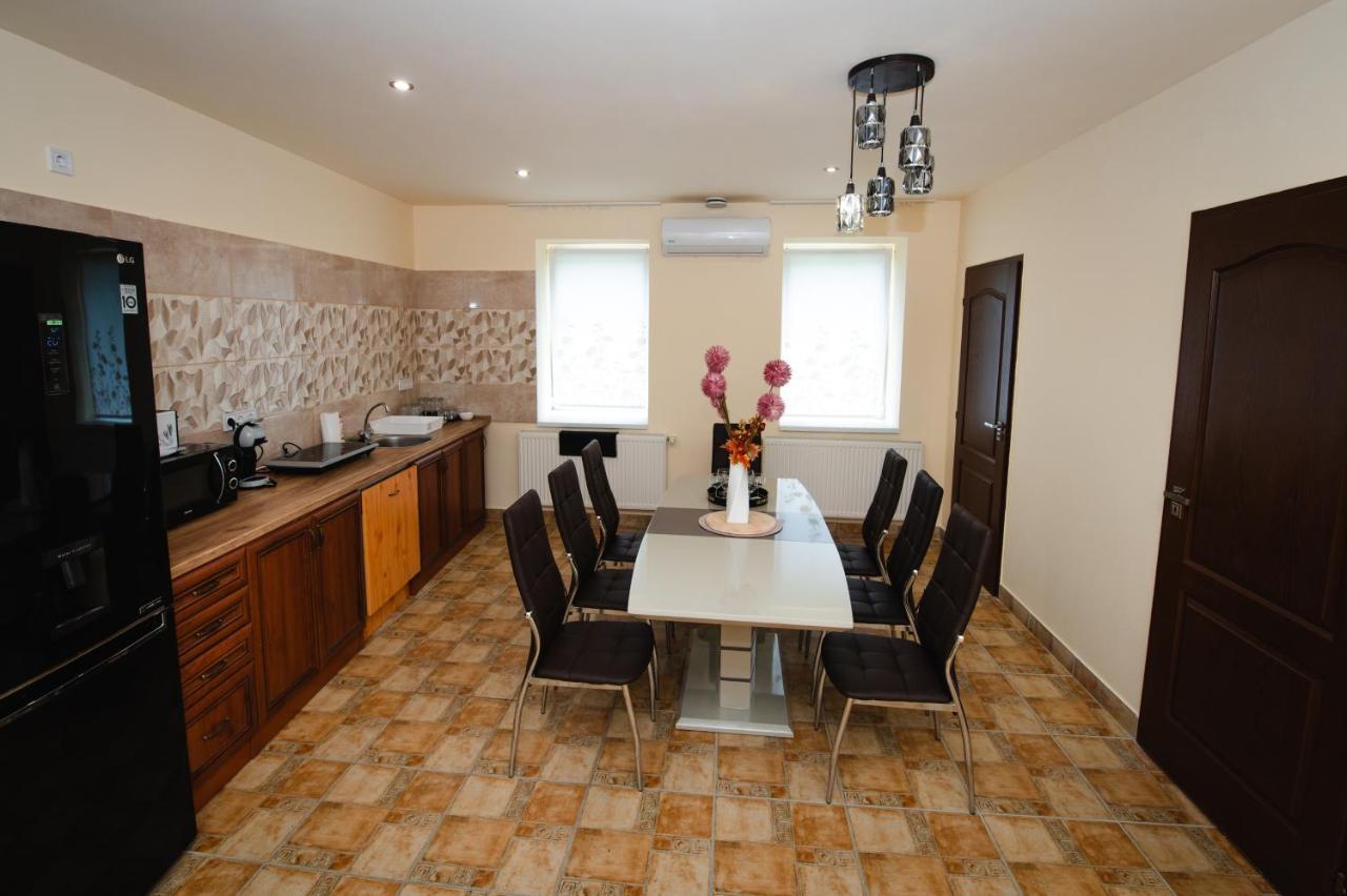 Ferienwohnung Videki Vendeghaz A Buekkben, Pezsgofuerdovel. Királd Exterior foto