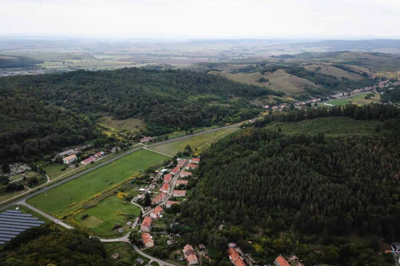 Ferienwohnung Videki Vendeghaz A Buekkben, Pezsgofuerdovel. Királd Exterior foto