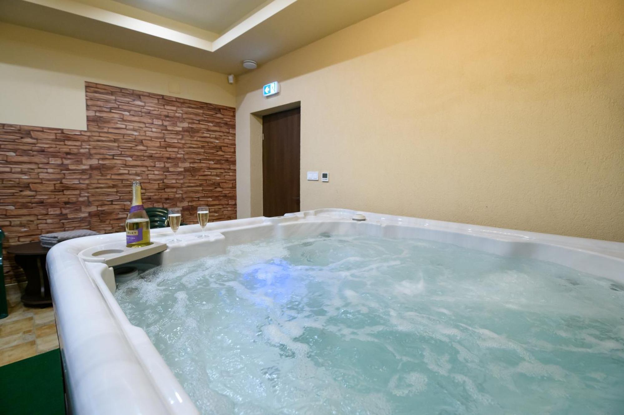 Ferienwohnung Videki Vendeghaz A Buekkben, Pezsgofuerdovel. Királd Exterior foto