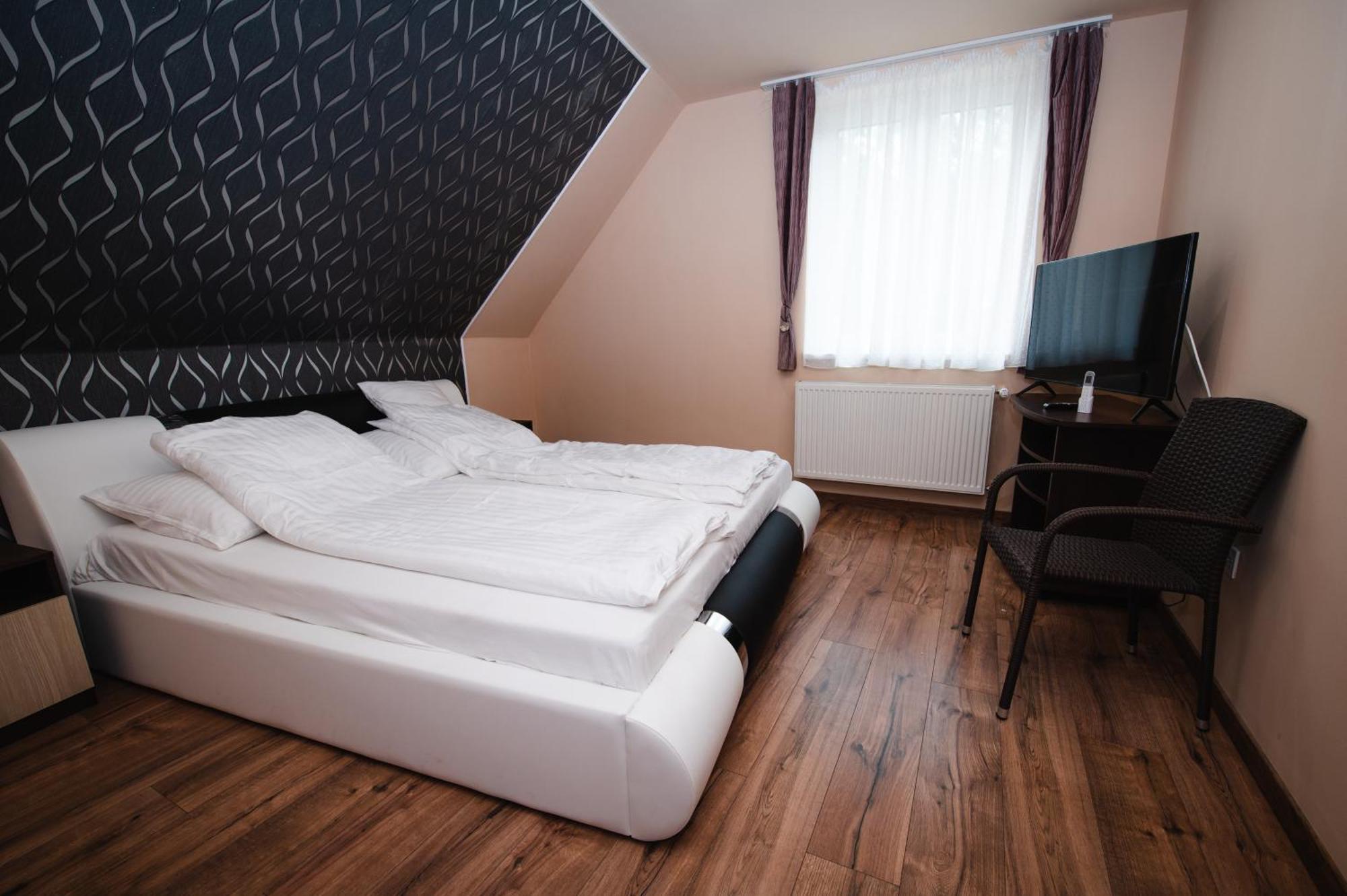Ferienwohnung Videki Vendeghaz A Buekkben, Pezsgofuerdovel. Királd Exterior foto